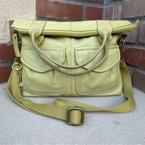 Fossil💛Genuine Leather Modern Cargo Foldover Crossbody Bag in Butter Yellow - Picture 5 of 15